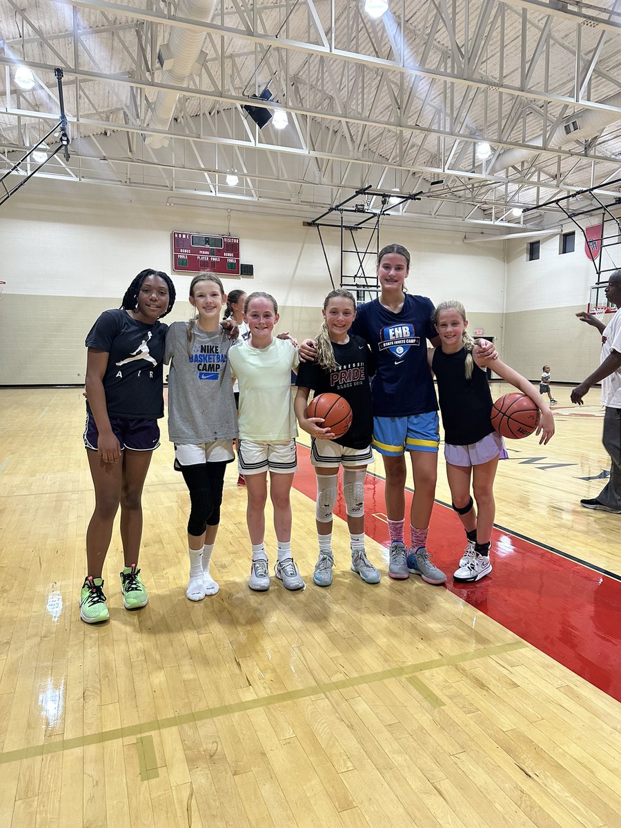 HPT30s's tweet photo. These 2030’s brought the juice 🧃 today at Sunday Open Gym 🔥
Keep working hard ladies!

@TbWbasketball1 

#TBWBlack2030 🖤
#HPT 💨 https://t.co/2jRQZdDKwv