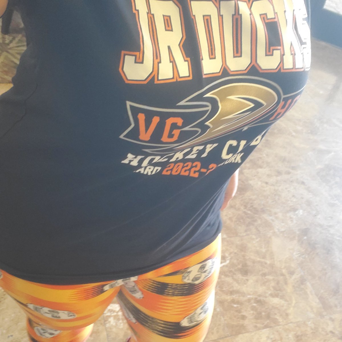 RachRedux's tweet photo. On game days, I now wear black and orange. #rn4l #jrducks #RaiderNation #goaliemom https://t.co/lNdgv5w7Pg