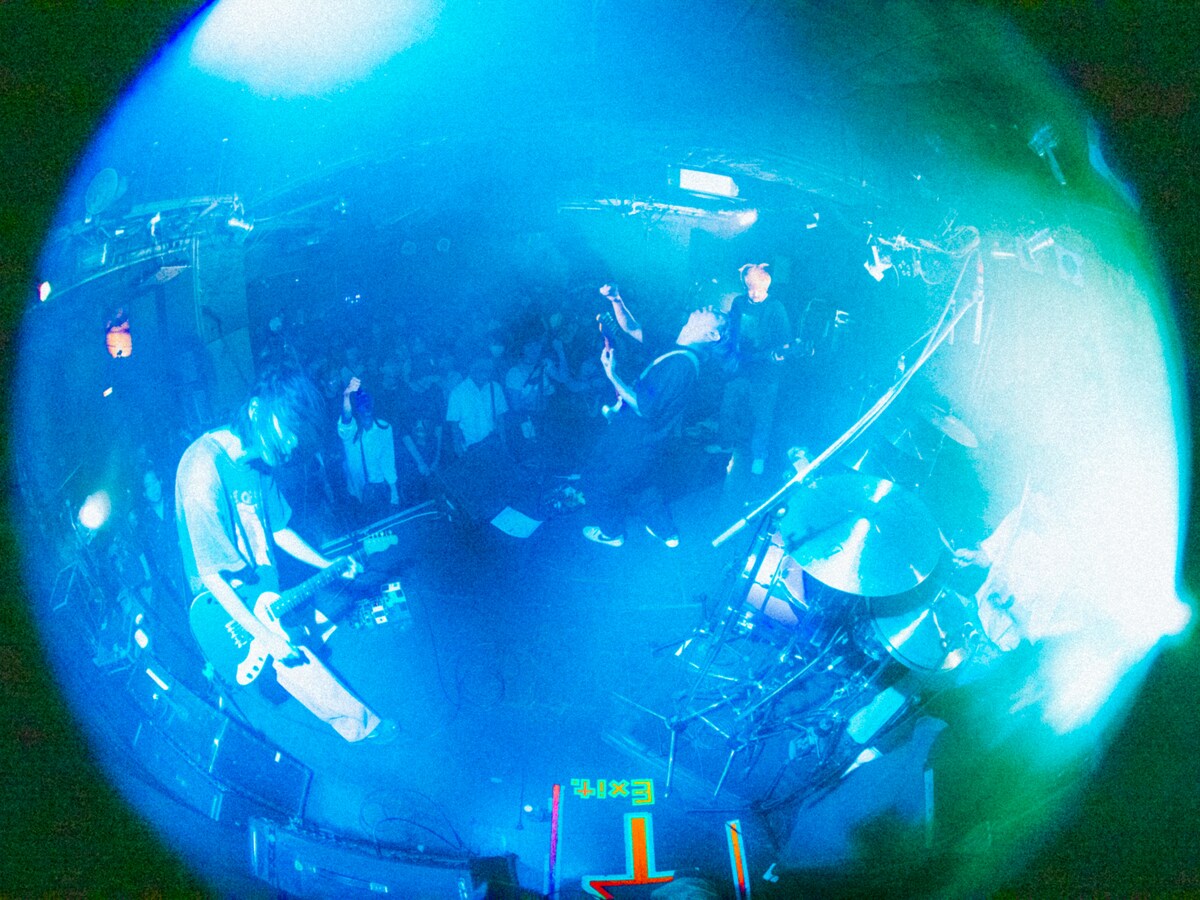 natalie_mu's tweet photo. 【ライブレポート】くだらない1日&downt主催のスリーマン企画、SuiseiNoboAzを迎えた下北沢の夜(写真20枚 / コメントあり)
https://t.co/yqNbA92MsE
#くだらない1日 #downt #SuiseiNoboAz #ALCAHEST #泣き虫 https://t.co/23fvO1UBB3