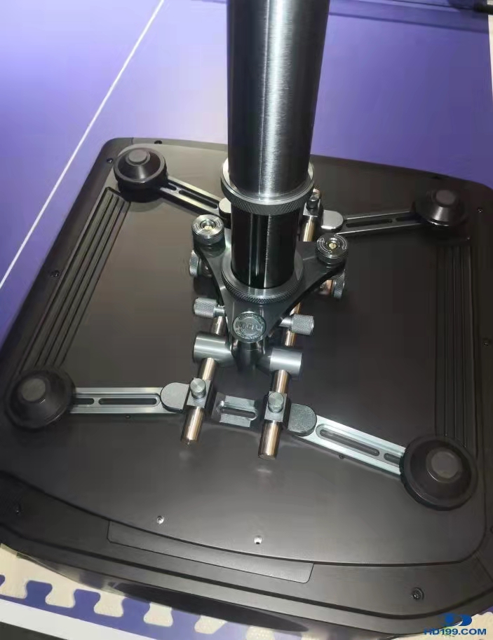 Sibyl49642462's tweet image. Luxurious Aluminum Projector Bracket LXDJ8 for big projector. 50kg max load
E:sibyl@xy-screen.com
whatsap:+86 13711064600
Welcome to contact me if you are interested

#projectorbracket #projctormount #ceilingmount #projectorhanger