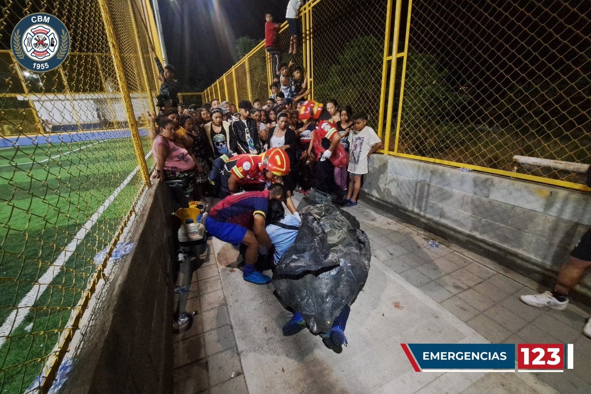 vichoguate's tweet photo. AHORA:

Hombre asesinado en canchas deportivas ubicadas en la 4a. Avenida y 6a. Calle, Ciudad Real 2, zona 12 de Villa Nueva https://t.co/aK03mITZe5