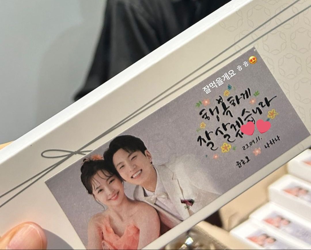 Lubiss1994's tweet photo. Genteeee, o casamento do Yoon EunO com a maravilhosa Hana é hoje!!!! 💚

#VROMANCE #브로맨스 #KPOP #윤은오 #YoonEunO #EunO #LeeChanDong #ChanDong https://t.co/iCHCitOOsQ