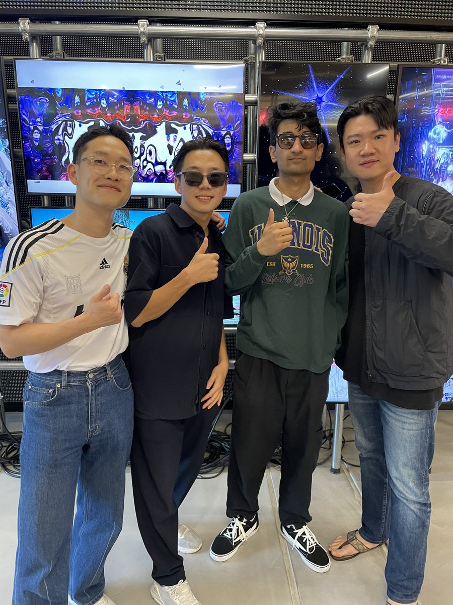 It was a great time with <a href="/DeGodsNFT/">DeGods</a> 

Thank you all for your hospitality, <a href="/kevindegods/">Kevin Henrikson</a> <a href="/aarondegods/">Aaron</a> <a href="/frankdegods/">Frank</a> 

Imho <a href="/DeGodsNFT/">DeGods</a> has a special generous vibe that others cannot mimic.

<a href="/willy_eth/">Lost Birds</a> <a href="/chacha_eth/">chacha</a> and my men!