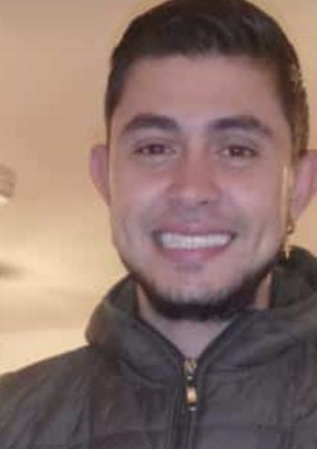 LuisOlavarrieta's tweet photo. Manuel Elizalde Falcon, venezolano, se encuentra desaparecido. 

Fue visto por última vez, el pasado jueves, en Ciudad Juárez, Mexico.

Cualquier información llamar:
+529633135883
0424 3038231 https://t.co/lPn3GuKQU6