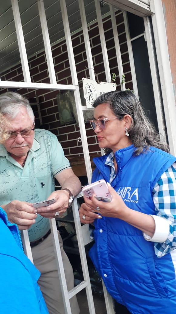 hercimene's tweet photo. Realizando las encuenta de servicios públicos domiciliarios, hemos confirmado la importancia de escuchar las opinión de los habitantes d #RafaelUribeUribe 

#PrimeroElUsuario https://t.co/gZXtmZIPVM