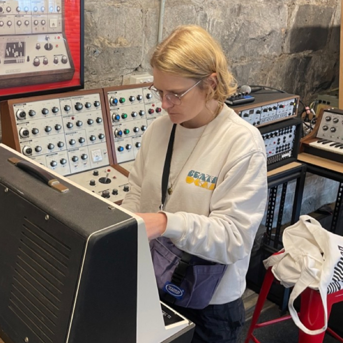 Mess Ltd. (@mess_ltd) on Twitter photo Yushh (aka Jen Hartley) the Bristol, UK based artist dropped by while on tour to make use of the collection, including the (very popular!) EKO Computerrhytym. <a href="/_jrhartley/">JR Hartley</a> Yushh (aka Jen Hartley) the Bristol, UK based artist dropped by while on tour to make use of the collection, including the (very popular!) EKO Computerrhytym. <a href="/_jrhartley/">JR Hartley</a>