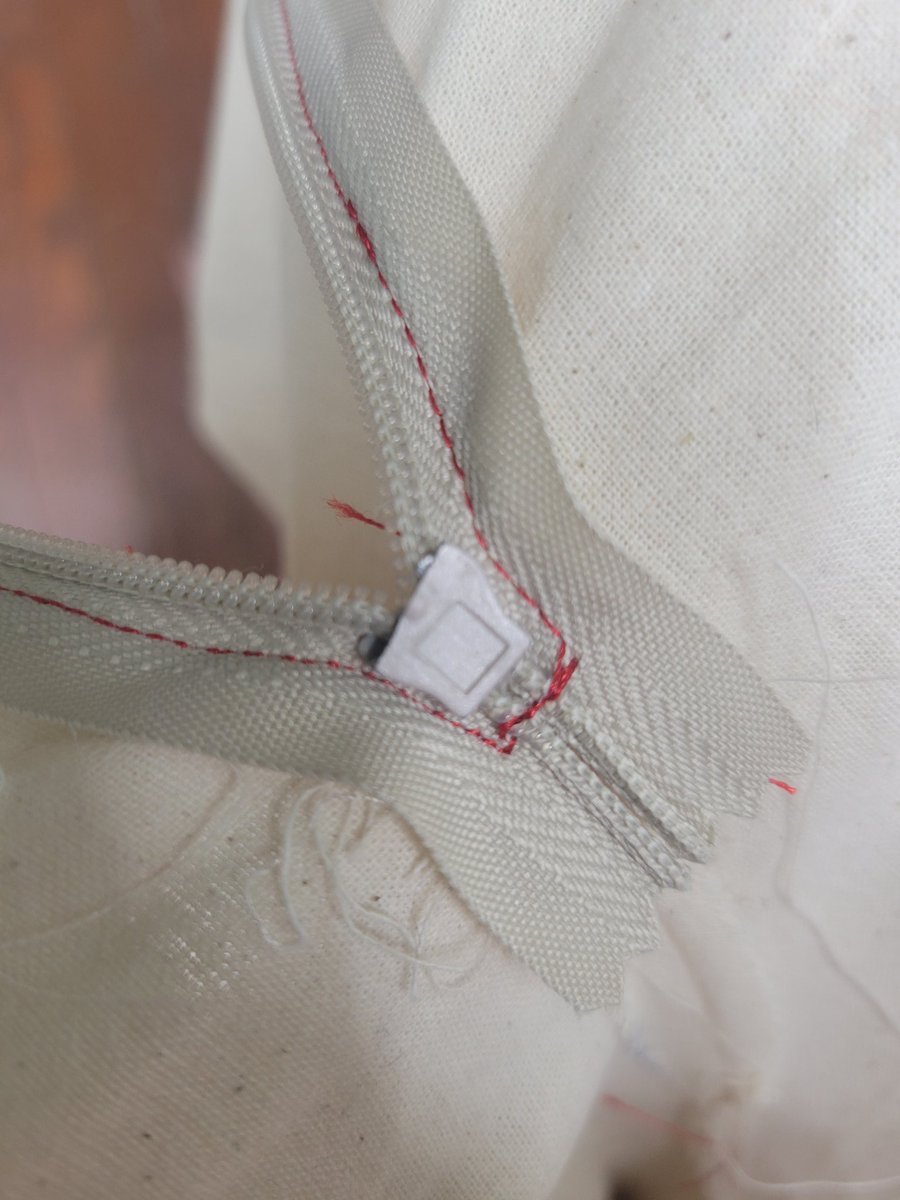 cliotha's tweet photo. i have broken 4 zippers trying to make lina's bodysuit and pants and it feels worse every time i do it lmao

i'm probably gonna scrap the bodysuit at this point and just wear normal shapewear that doesn't redistribute my fat in any particular way and deal with that debuff instead https://t.co/e25P9cC1Lc
