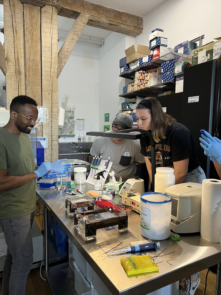 RaquelleYu's tweet photo. First time TAing with @genspacenyc at the Biohacker Bootcamp is so much fun! https://t.co/4kUJLAM6zv