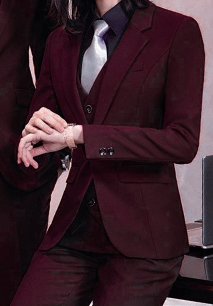 KlNGSRANSOM's tweet image. Okay . . . Phew ( 💨 ) . 
She&apos;s late to the (#fallformal2023) , but she ain&apos;t too fashionable . It ain&apos;t too bad , but work came first . 

A simple burgundy . . . and of course , a hat . Even if it don&apos;t fit , AJ ain&apos;t the most fashion strong . Her hats are a priority .