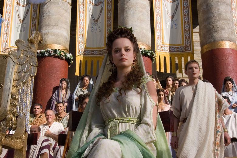 RomePodcast's tweet photo. A new episode of our #HBORome rewatch podcast Raising Standards! We have an interview in which we speak to actress @MissAliceHenley about her role as Livia. https://t.co/YWLm2FNgvg https://t.co/RGXxuUOg42