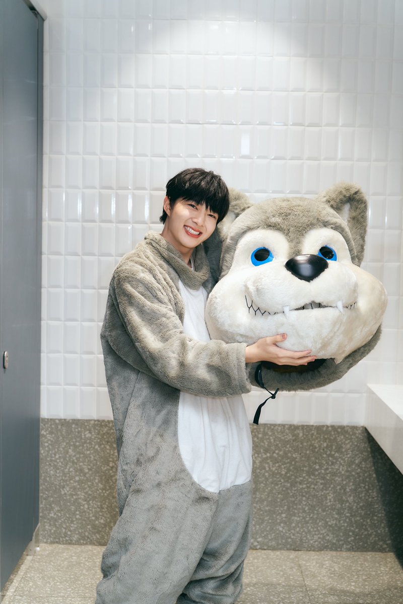 zee_pruk's tweet image. อดใจไม่ลงไม่ได้น่ารักอ่ะ ปกติมีแมวแต่วันนี้มีหมาเฉยเลยย โฮ่งงง แฮร่
#10Sep23BirthdayToZeePruk