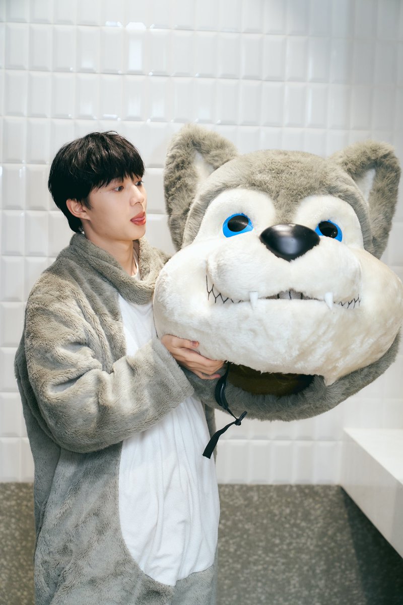 zee_pruk's tweet image. อดใจไม่ลงไม่ได้น่ารักอ่ะ ปกติมีแมวแต่วันนี้มีหมาเฉยเลยย โฮ่งงง แฮร่
#10Sep23BirthdayToZeePruk