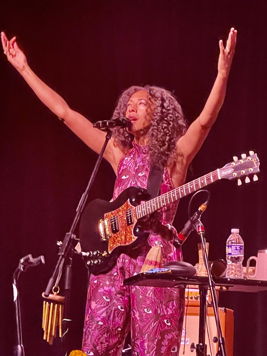lexy3904's tweet photo. Enjoyed seeing CorinneBailey Rae at the TLA on South Street. Glad that she is touring again. #blackrainbows https://t.co/D7tlrfCT9E