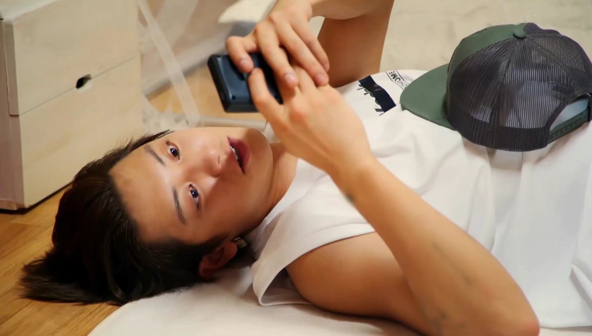 cyhourly's tweet image. 엑소 박찬열  #CHANYEOL #찬열 
#박찬열 #엑소찬열 #チャニョル #灿烈