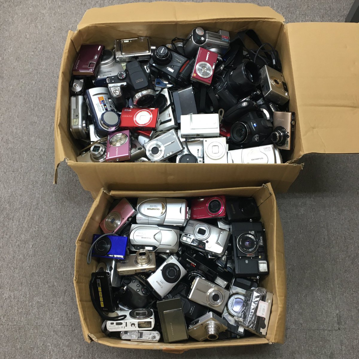 本日のお買取り品となります！

ご自宅に不用となっている物は御座いませんか❓

関東圏の不用品買い取りや出張買い取りは当社にお任せ下さい✨

ご連絡お待ちしております♪

#東京買い取り
#出張買取り 
#宅配買取り 
#Y-PLAZA 
#ワイプラザ