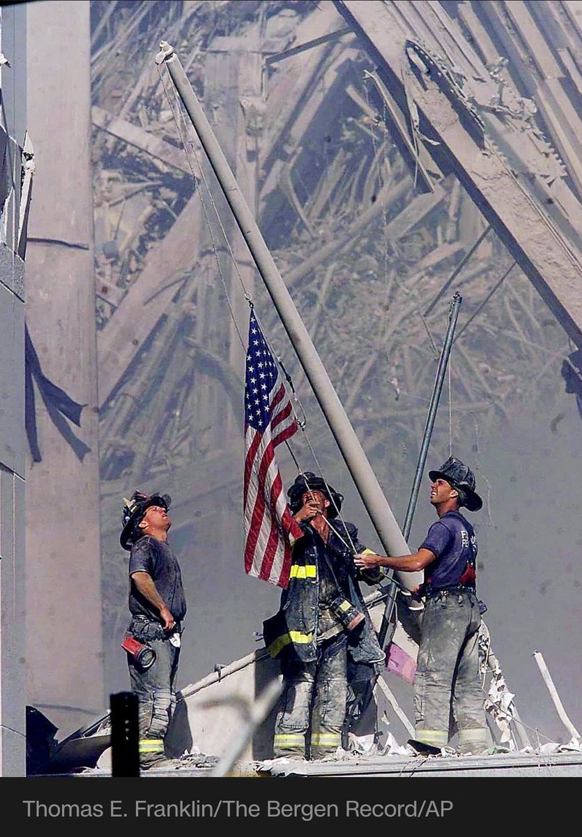 TalalRamadan's tweet photo. #NeverForget911 #WeWillNeverForget #September11  #nyc #WTC https://t.co/klUukNIx6p