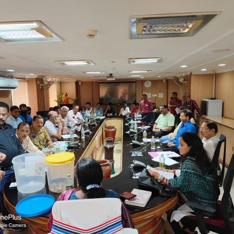 HousingState's tweet photo. Lottery for allotment of Flat nos. To the EWS allottees of Dumduma Ph-VII held successfully @DeoKalikesh @PriyaMishra1007 https://t.co/EFTdKEFyar