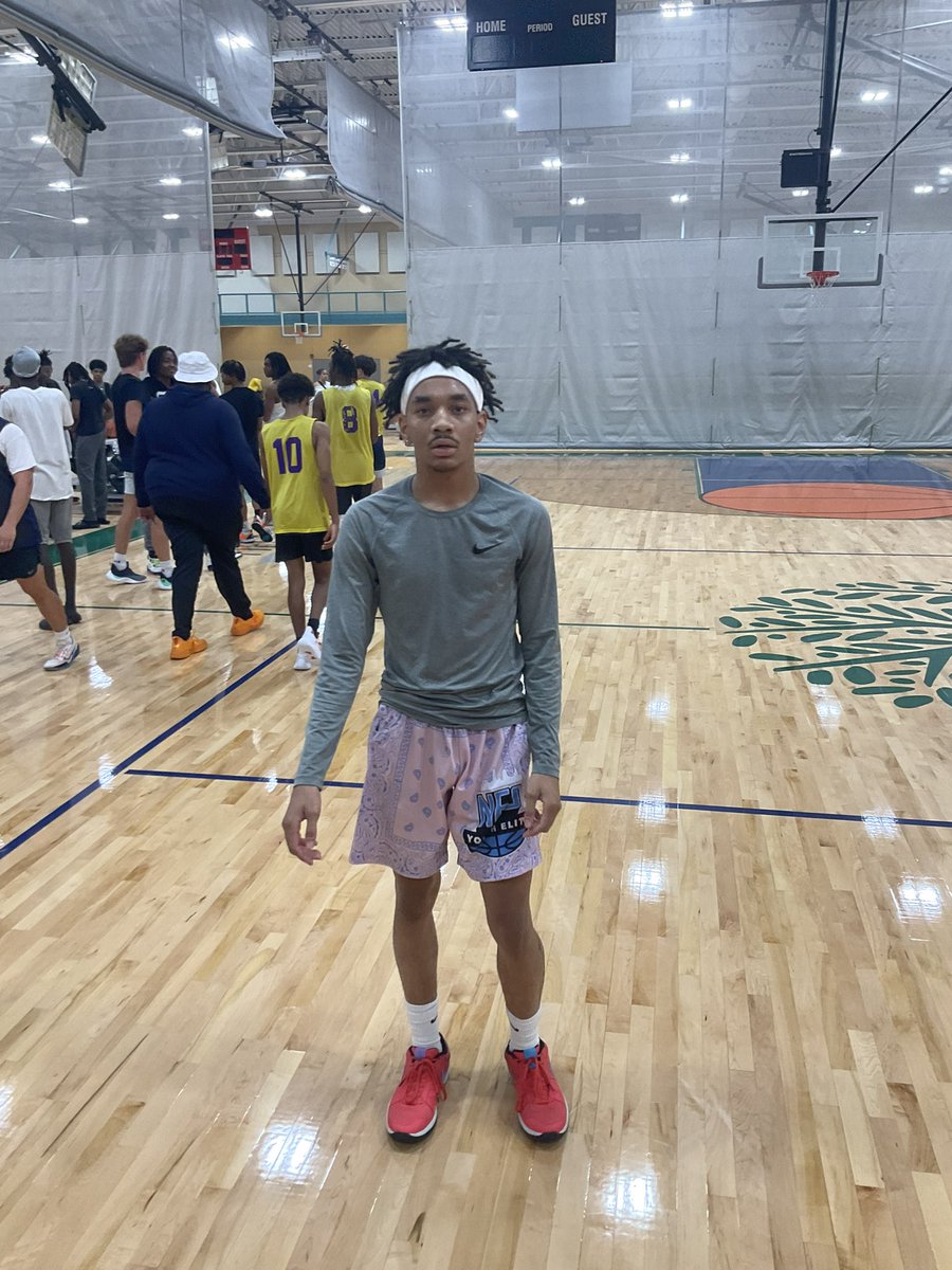 Class of 2024 6’0” point guard <a href="/WhiteJoseph224/">joseph white</a> of <a href="/WaukBB/">Waukegan Basketball</a> was in his bag tonight. He hit at least 7 threes tonight and scored on post ups and mid range jumpers in high scoring loss to <a href="/TitanBoysHoops/">Glenbrook South Boys Basketball</a> #FundamentalUFallLeague