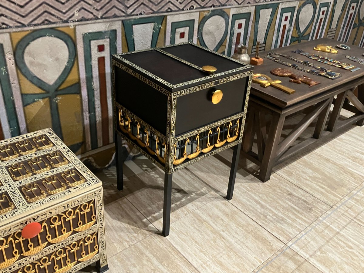 こちらの画像はツタンカーメン王墓から見つかった副葬品。もしかしたら