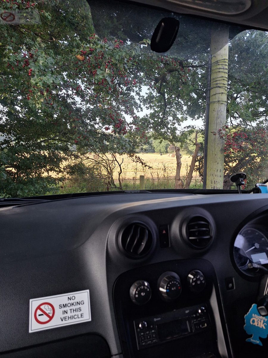 Our team have been out collecting again today from local businesses and households that want paper and hard drives collecting for same day secure shredding!

#papershredding #harddriveshredding #secureshreddingservice #shreddingservice #confidential #secure #paperdestruction