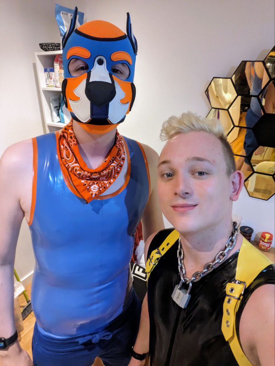 PupShinga's tweet image. Just want to say thank you so much to this beautiful beautiful man @PupDapper for making my birthday weekend so much more special xxx 

And to everyone who I got to see out with @MancRubMen for the pub crawl too!!

The tail has been wagging constantly! 🐶