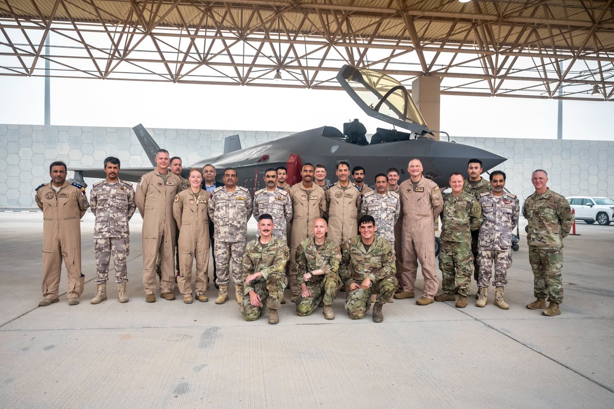 USAFCENT's tweet image. AFCENT commander Lt Gen Grynkewich met with Qatar Emiri Air Force leadership to discuss the F-35 mission in the AOR

Staging the aircraft here demonstrates US commitment to peace &amp;amp; security in the region, and defeating ISIS in Syria

@CENTCOM @388fw 
#Prevail #PartnerForStrength