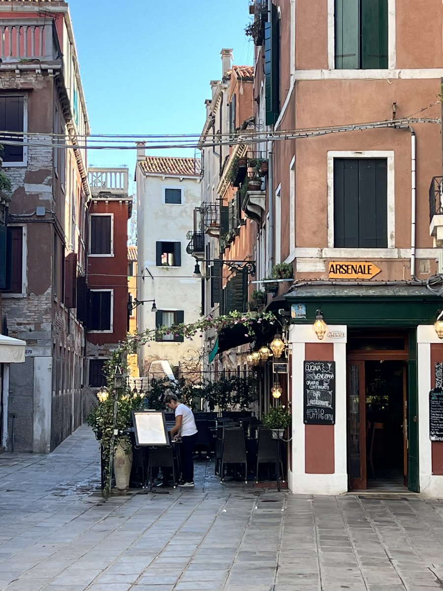 Row6NB's tweet image. UTA!