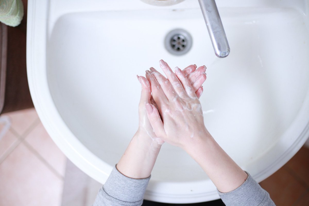 Washing your hands is one of the easiest ways to protect yourself and others from illnesses such as food poisoning and viruses such as flu and coronavirus (COVID-19).

Visit the NHS website for more info: orlo.uk/LAPdw

#30days30waysUK; #PreparednessMonth #StopTheSpread