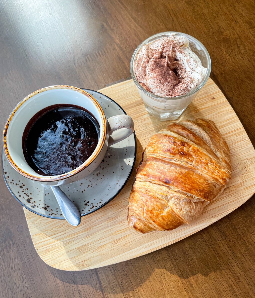 𝙨𝙪 ʕ •ᴥ• ʔ (@sunflwrsuu) on Twitter photo semalam after hujan gerak <a href="/celsiuscoffeeco/">Celsius Coffee</a> sebab nak makan croissant panash panash cicah hot chocolate dengan whipped cream sejuk☃️
harini nak makan lagi boleh? sebab sedap sangat! croissant buttery and crunchy! hot chocolate tak terlalu manis 10/10😭😭🤌🏻 teringat ingat🫠 semalam after hujan gerak <a href="/celsiuscoffeeco/">Celsius Coffee</a> sebab nak makan croissant panash panash cicah hot chocolate dengan whipped cream sejuk☃️
harini nak makan lagi boleh? sebab sedap sangat! croissant buttery and crunchy! hot chocolate tak terlalu manis 10/10😭😭🤌🏻 teringat ingat🫠