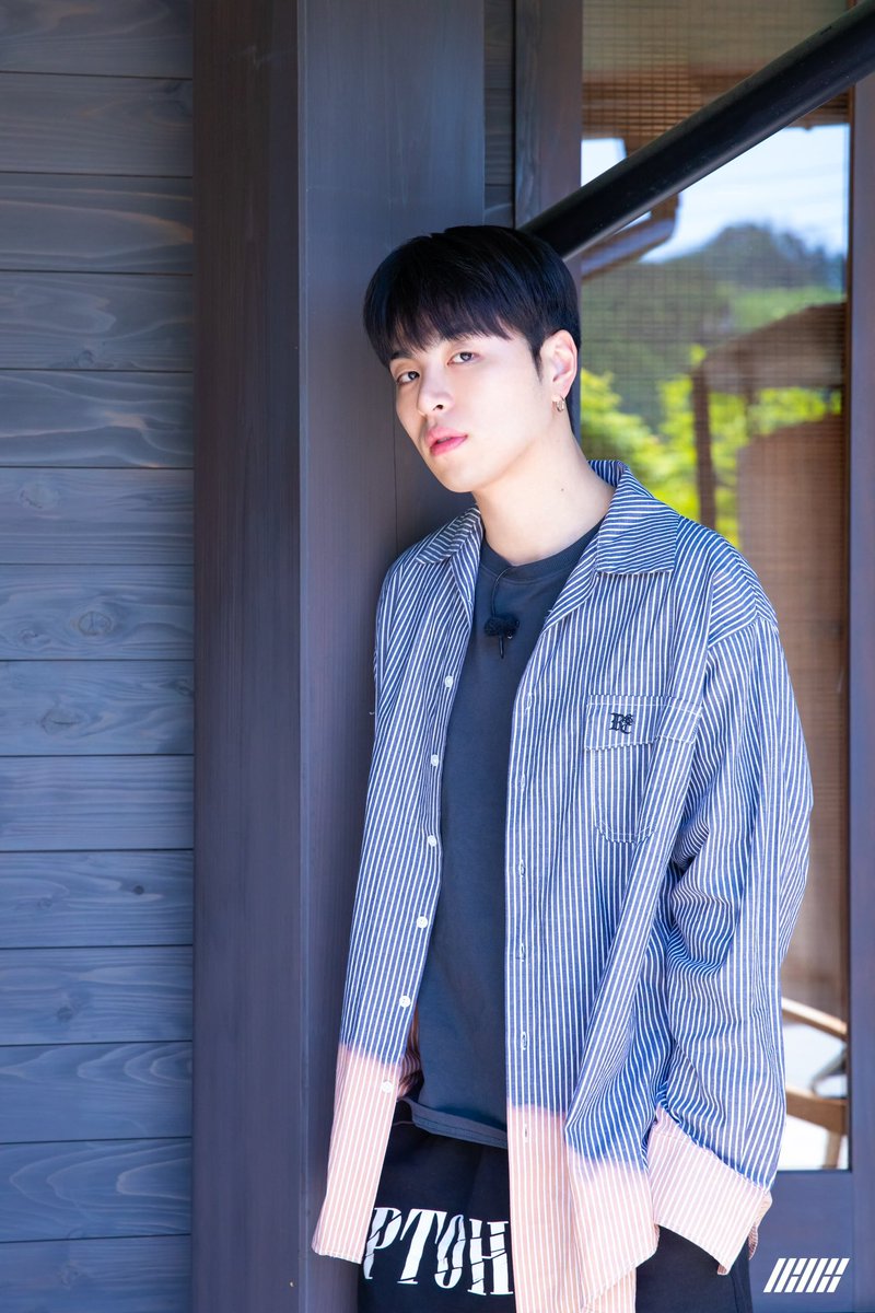 [#NOTICE]
 
iKONオリジナルコンテンツ
GET READY,iKON TIME!
~iKONICのためなら~はMnetSmart＋でまだまだ配信中📺✨
 
ファンクラブでは会員限定でビハインドカットを公開👇
本日は…魅力的な歌声の持ち主JU-NE🎤🎸
🔗ikonic.jp/photo/sp64fe6b…
※ログイン後にアクセスお願いします
 
#iKON #아이콘