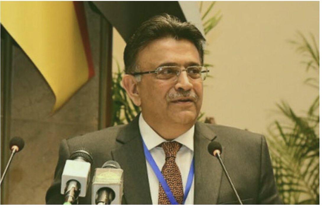 RoymukhtarRoy's tweet photo. یہ شخص اگر کسی مرد کی اولاد ہوتا تو پاکستان کی بیٹیاں چار مہینوں سے کوٹ لکھپت جیل میں نہ پڑی ہوتیں
اسٹیبلشمنٹ تو ہماری کبھی تھی نہیں
اس بزدل نے عدلیہ کو بھی ہمارا نہیں رہنے دیا https://t.co/DU9OlpsR9q