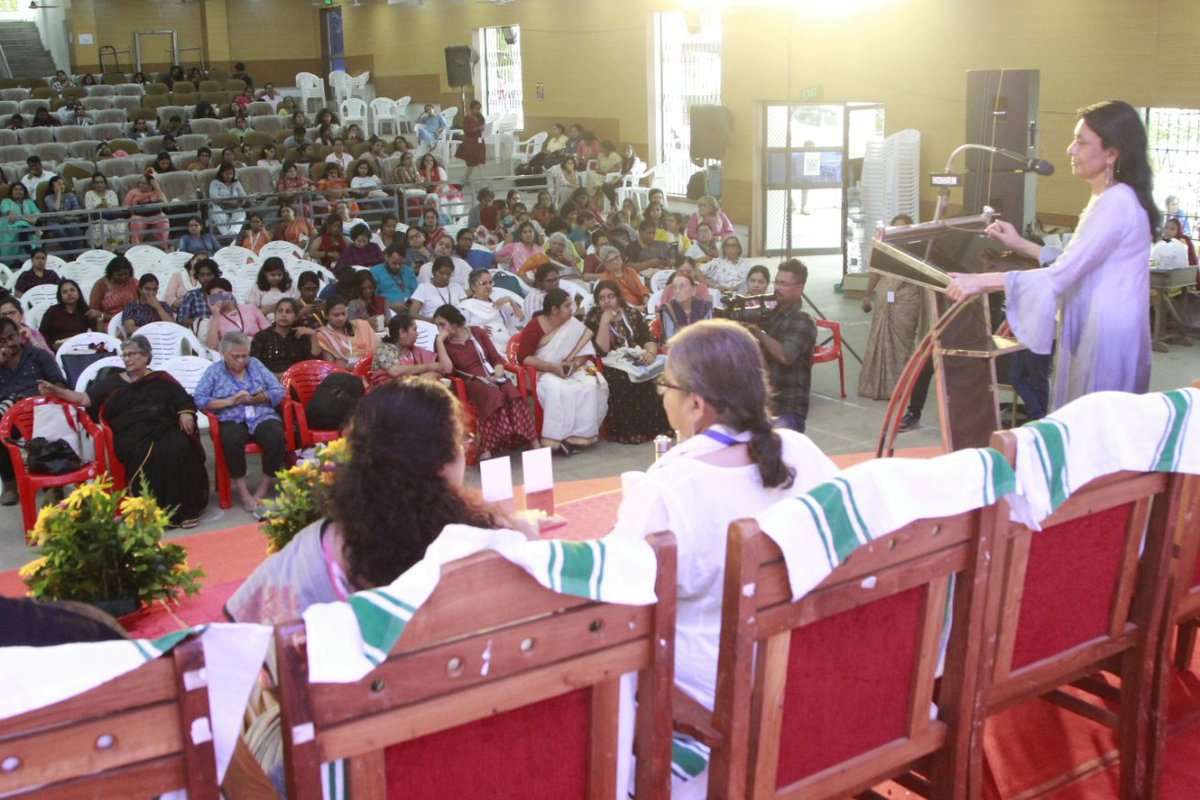 iawsofficial's tweet photo. IAWS XVII National Conference Valedictory Session! 💖
#iaws #NationalConference #womensstudies #day04 #valedictorysession https://t.co/gyq80K0JPw