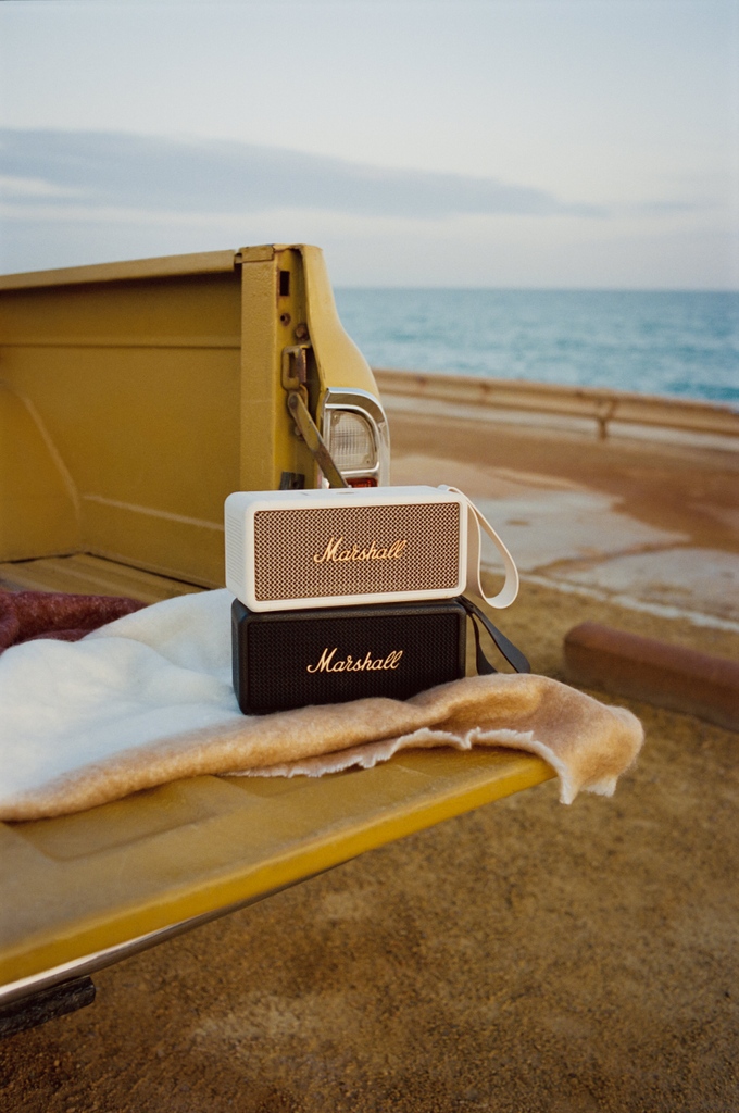 tc_acoustic's tweet photo. Drop it. Drown it. The Middleton will keep on playing. And loudly at that.

#marshall #middleton #portablespeakers https://t.co/jnuGufcX6I