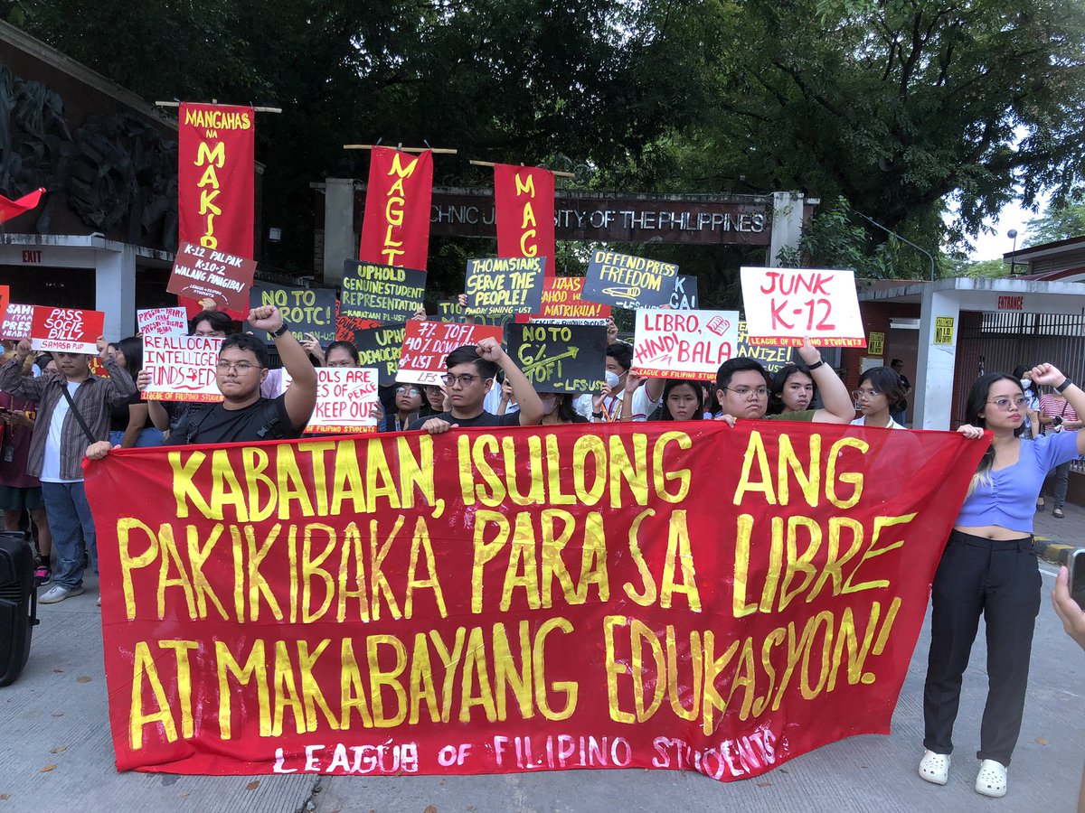LFSPhilippines's tweet photo. NGAYON: Upang gunitain ang makakasaysayang ika-46 na anibersaryo ng League of Filipino Students (LFS), nagsimulang maglunsad ng protesta ang Liga sa Polytechnic University of the Philippines-Manila.

#LFS46
#FreeEducationNow
#JunkK12 https://t.co/9lDPJpHhpF