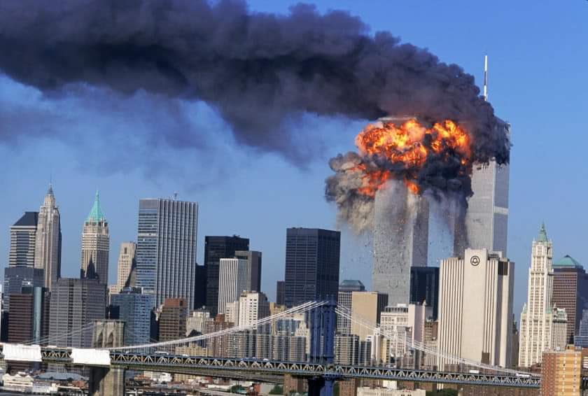 ⚫️ 11 septembre 2001 🇺🇸 

Il y a 22 ans, l’horreur des attentats islamistes aux États Unis, le monde entier se figeait, des images gravées à jamais dans nos mémoires. 

Nous pensons toujours aux victimes, à leurs familles, et aux secours. 

#NeverForget #11septembre2001
