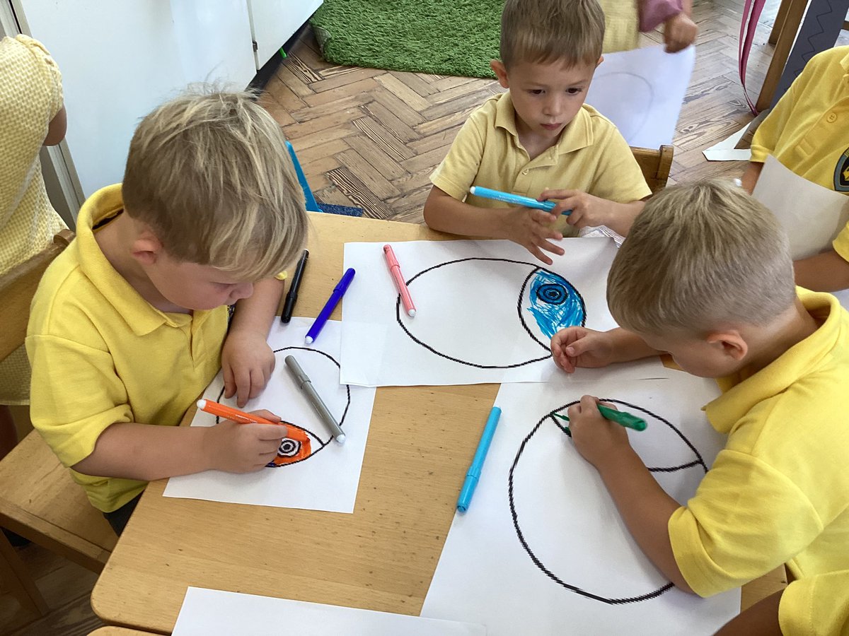 HarpAcademy1's tweet photo. Ladybirds have been exploring the text “Only One You”. The story gives Adri the fish lots of wisdom as he leaves his parents. We were inspired to create our own brightly coloured fish full of patterns. #onlyoneyou #literacy #art https://t.co/GtLBVWDFps