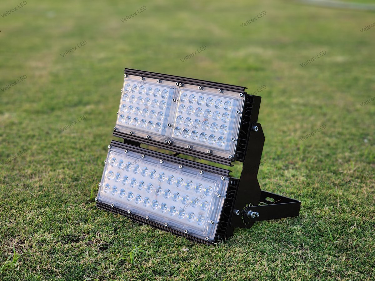 VeltroxL's tweet image. Recommended for
- Sports Complex
- Wedding Party Plot
- Resorts &amp;amp; Hotels
- Stadium Grounds
- Industries
- Mining etc.

Thanks &amp;amp; Regards

For More Information
Veltrox Industries
+ 91 7984 777 165

#veltroxledlight #LEDLight #streetlight #floodlight #hanginglight #waterprooflight