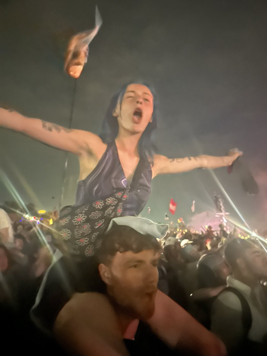 _petty's tweet image. Happy birthday @hollieh0llie! Love you sm ❤️❤️