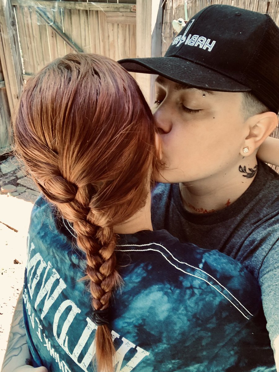 jmoisme's tweet photo. this is Hannah 😍 aka Sugar Lumps aka Sweet Buns (😏)
we’ve been going steady for nearly a year now ❤️
everyone say hello 👋🏼 
sorry I went MIA.. life happens 🤷🏼‍♀️ but I’m back!
🖤 anyways, it’s so wierd that this isn’t called Twitter anymore.. ima sleep on that.. goodnight! https://t.co/wgnBWML7Ai