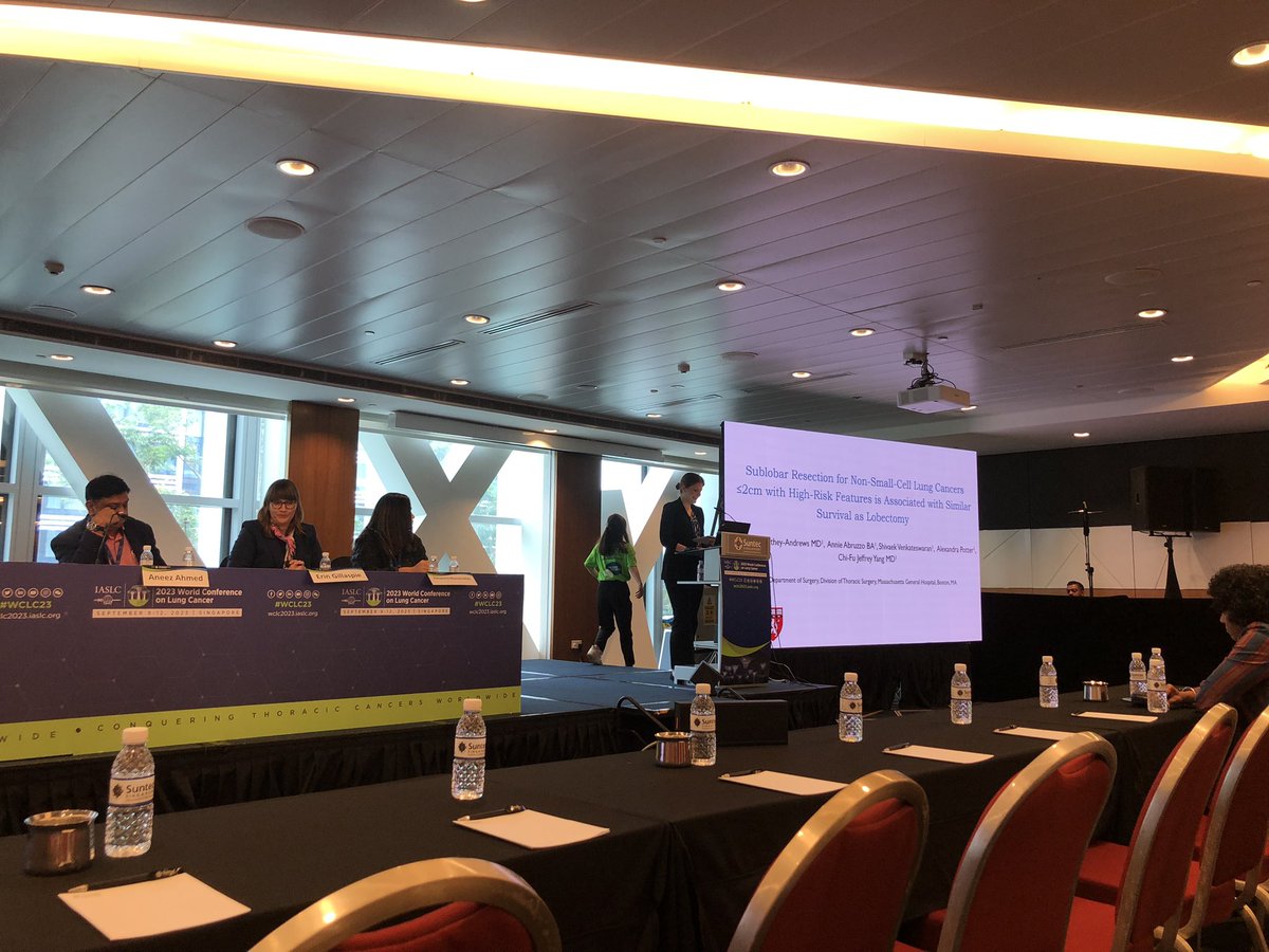 ChiFuJeffYang's tweet photo. .@C_MatheyAndrews delivers (another) outstanding presentation, this time on sublobar vs lobectomy for stage IA NSCLC (<2cm) pts w/ no major comorbidities with highest risk features (VPI, LVI, high grade).  @MGHSurgery @mghctsurgery https://t.co/SbClVqkywG