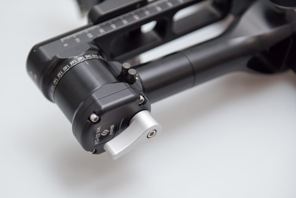 dermatograph76's tweet image. RRS製品で買って良かったトップ3の中のもうひとつはフルイドパノ・ジンバル雲台FG-02。残念ながら今はディスコンになりMK2発表のアナウンスもありません。非常に完成度が高い雲台だったので再販、もしくはMK2の発表を期待しています。