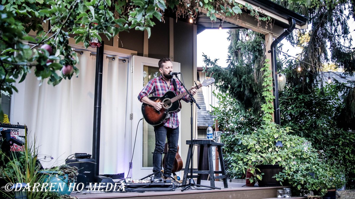 DarrenHoMedia's tweet photo. PHOTOS: @RMcMahonMusic at https://t.co/SoK917lJK5 in #yyj on Sept. 2, 2023. Concert presented by @sidedooraccess
https://t.co/gGcbJbKKGd
#RyanMcMahon #RyanMcMahonMusic #TheVictoriaHouse #BackyardConcert #ConcertPhotography #FromThePit #VictoriaMusicScene #MusicPhotography https://t.co/1GHundSBDi
