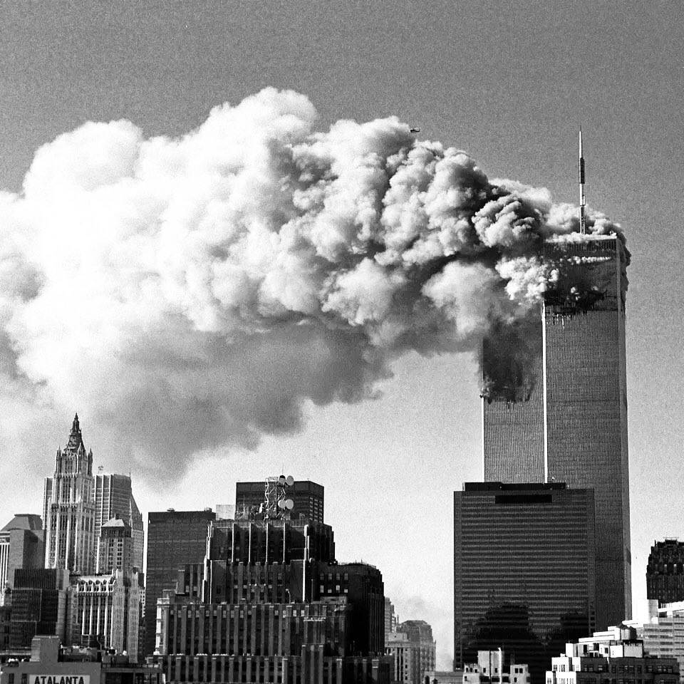 Heute vor 22 Jahren gingen für mich die (gefühlt) friedlicheren 90er Jahre zu Ende.