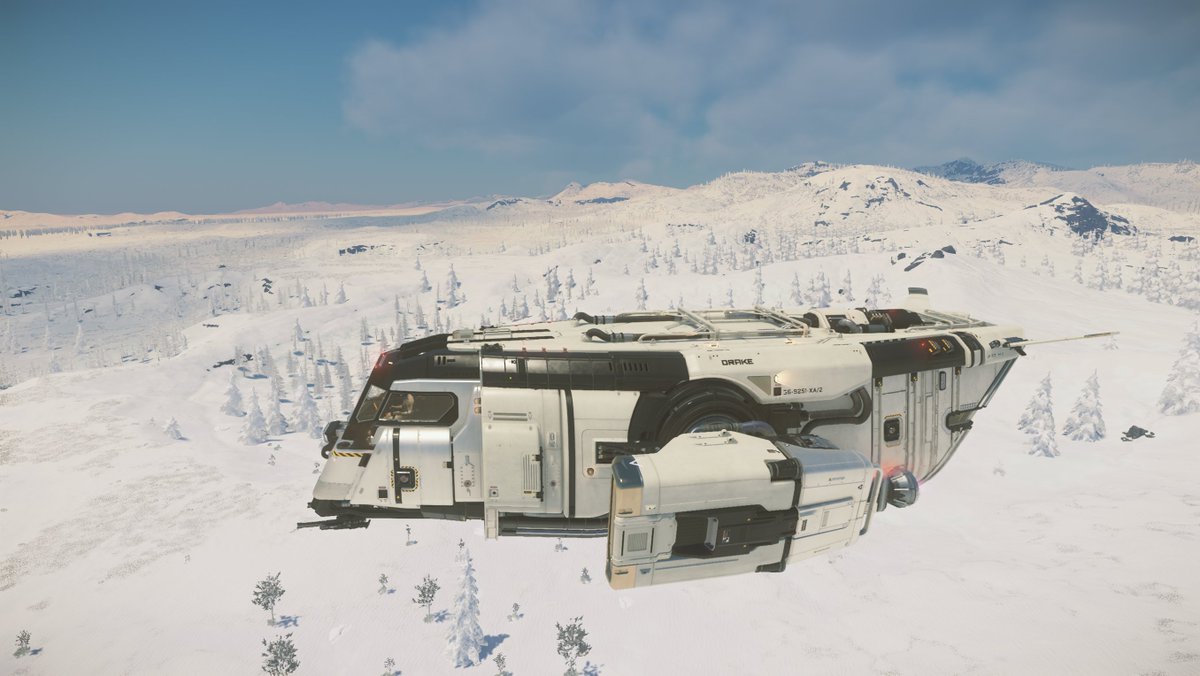 K9_X_'s tweet photo. Even tho the Cutter didn't get a BIS paint this year, it still looks lovely & elegant in this white paint... #StarCitizen #TeamCutter #SCShipshowdown https://t.co/q1jv2hiVa9
