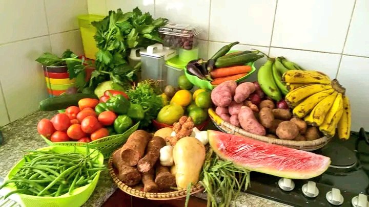 A polite reminder that; A 999/-value pack  gets you this : 
•2kg  tomatoes
•1Kg onions 
•2kg potatoes 
•A bunch of ripe Bananas.
•1 cabbage
•1Kg Ngwaci 
•A bunch Dhania
•1/2 Kg Hoho 
•Garlic 3 Pcs 

Order this and more grocery packs today 
📞0792078874

Repost widely 💫