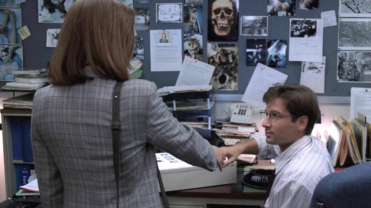 TheRealAJ_'s tweet photo. Thank you @WatchComet for airing @TheXFiles marathon in honor of #XFiles30th anniversary! I love this #ChrisCarter series! It changed my life forever! I'm obsessed! Happy 30th to #TheXFiles! 👽 #DavidDuchovny #GillianAnderson #Mulder #Scully @XFilesNews #30YearsOfTheXFiles https://t.co/chFXybPxvr