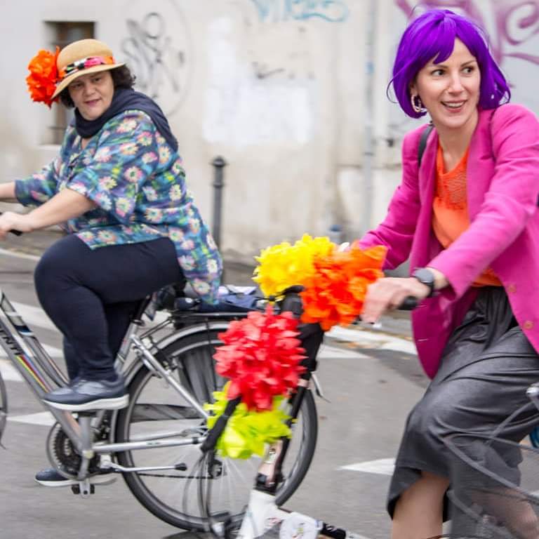 FWBR_official's tweet photo. 🚲 is a source of joy, happiness, and amusement.
#FancyWomenBikeRide is an invitation to non-cyclists to experience the magic of riding a bike.
Sunday Sept 17, join us in one of the 200 cities.  
Free event organized by women for women. 
 https://t.co/6W9aow5WnD
 #mobilityweek https://t.co/tqzeefwVoN