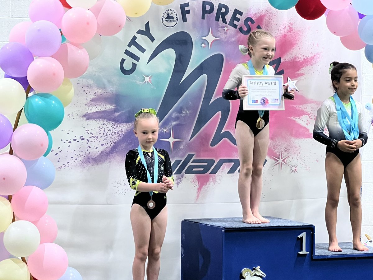jo_nelson27's tweet photo. Liv’s weekend competition - 3rd on floor! 🥉 https://t.co/hxINLEaJnZ