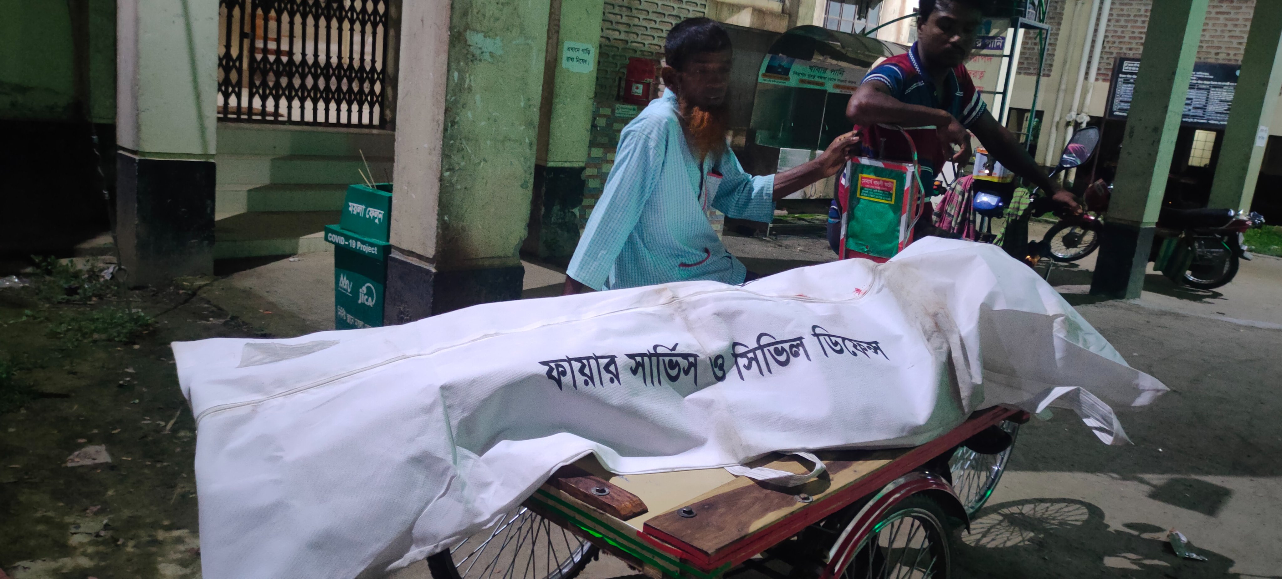 বেনাপোলে বাস-মোটরসাইকেল মুখোমুখি সংঘর্ষে নিহত-১ আহত-১
