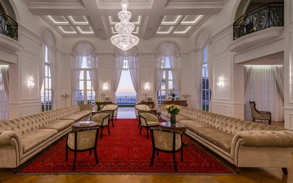 Askash's tweet photo. The most expensive house in #SouthAfrica is for sale in Camps Bay, Cape Town - it’s listed online for a selling price of $35 million - that’s almost R700 million at today’s exchange rate

The single family home includes:

🏛️ 8 bedrooms
🏛️ 13 bathrooms
🏛️ Year built: 2014
🏛️ Size under roof: 3 133m2
🏛️ Size of terraces: 1 190m2
🏛️ House name: Casablanca 
🏛️ Location: 30 Geneva Drive, Cape Town, Western Cape

Unique features: gym, squash court, massage room, sauna for 12 people, wine cellar, whiskey bar, library, movie theatre with 18 seats, billiard room, Olympic lap pool, parking garage for 14 cars as well as wash bays 

Sale price is one thing. I wonder if the owner would object if the municipality actually valued this mansion at its current selling price?🤣